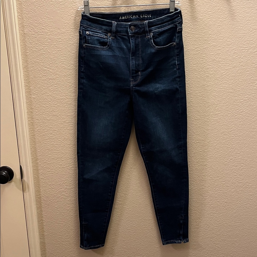 American Eagle Outfitters Women's Dark Blue Cropped Jeans 6 short